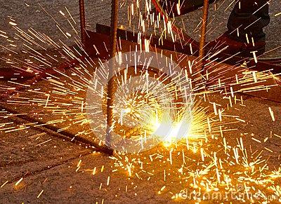 乙炔氣割槍回火爆裂過(guò)程視頻（同學(xué)特別